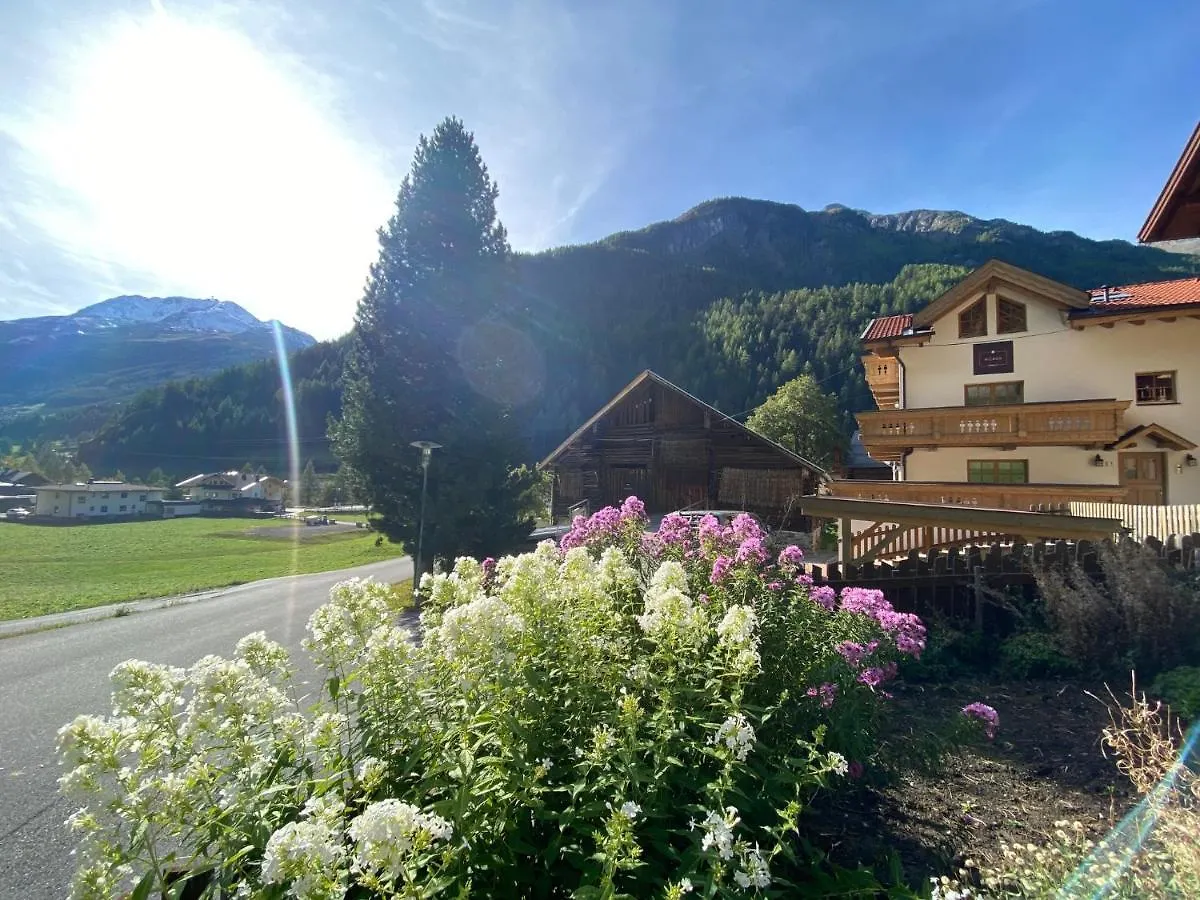Alpine Lodge Sölden - Chalet&Apart 0*,