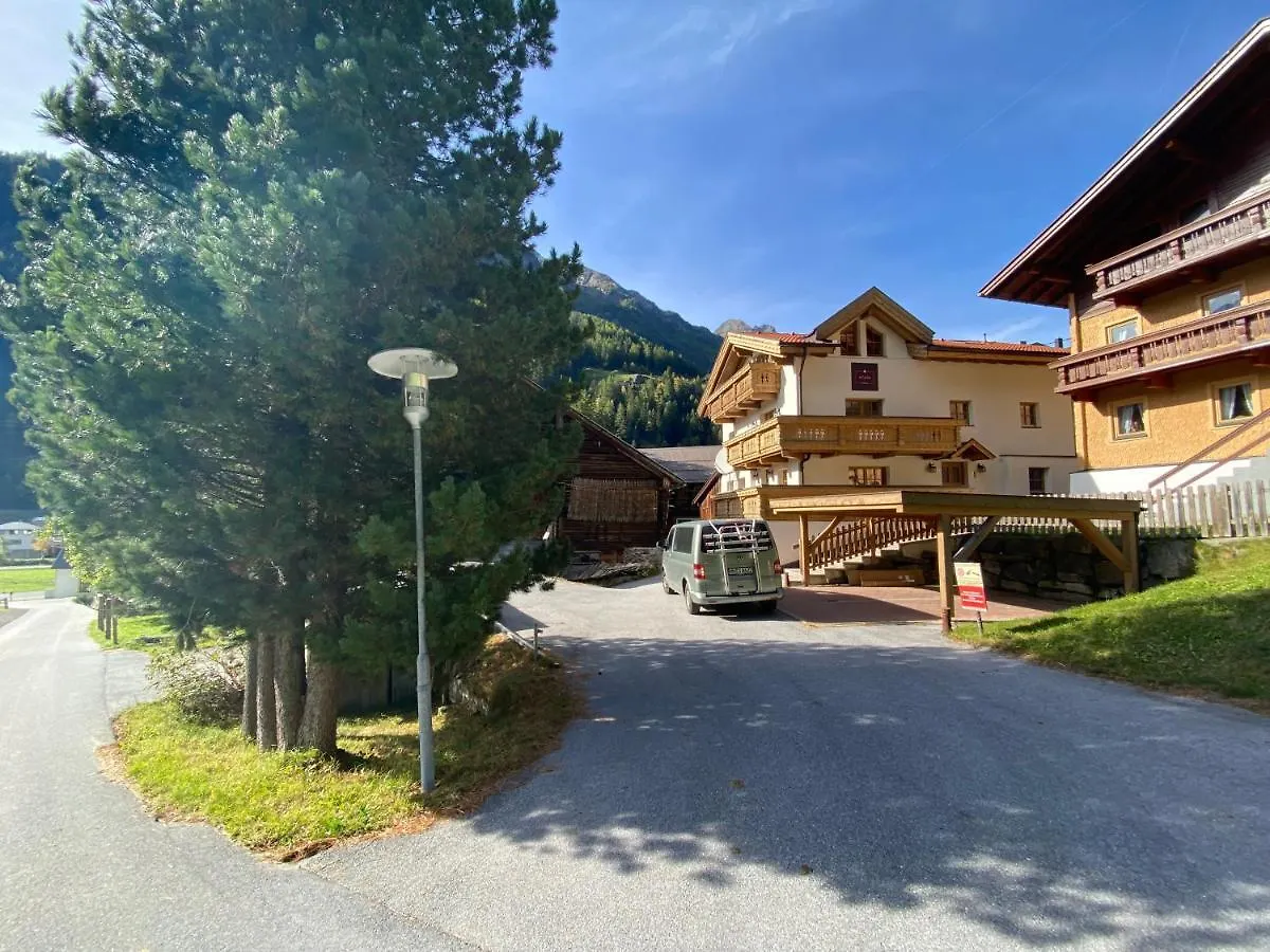 Alpine Lodge Sölden - Chalet&Apart